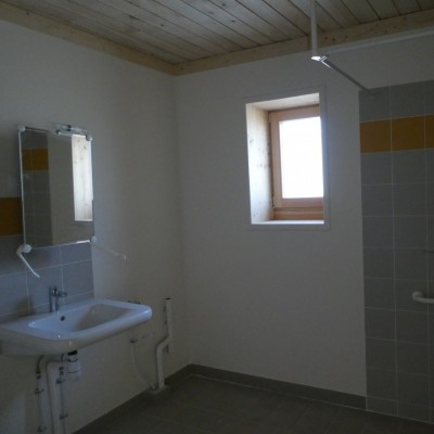 Salle de bain intérieur Peyruis
